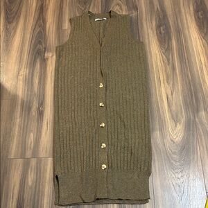 EUC Sleeveless moss green Sweater Vest size M